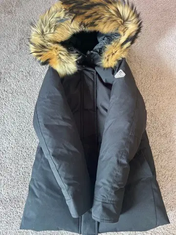 PYRENEX 블랙 다운 자켓 퍼 포함