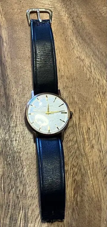 세이코 크라운 손목시계 블랙 가죽