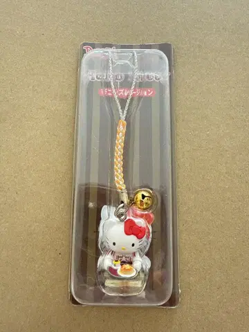 데니스 한정판 키티 스트랩 레어 인기 지역 한정판