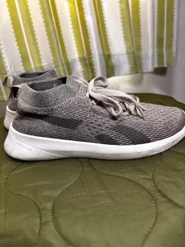 Reebok 아스트로 크루즈 그레이 스니커즈 24.0