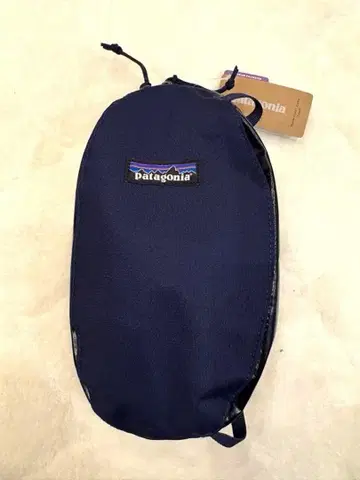 [ 미사용 새상품 ] Patagonia 블랙홀 큐브 S