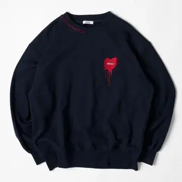 ONCILY 하트 로고 맨투맨