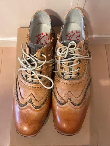 [ 새상품 ] whoop'-de-doo' 윙 칩 가죽 신발