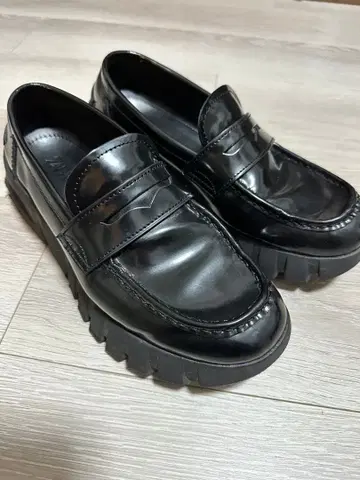 ZARA VIBRAM 가죽 로퍼 41 26.4CM 블랙
