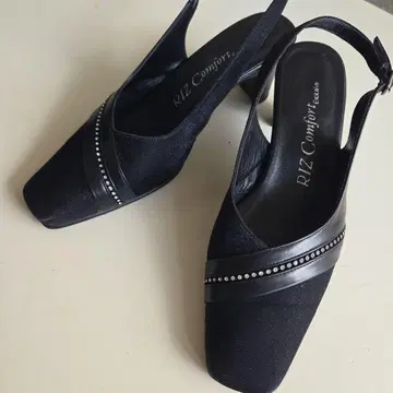 RIZ Comfort 블랙 슬링백 샌들