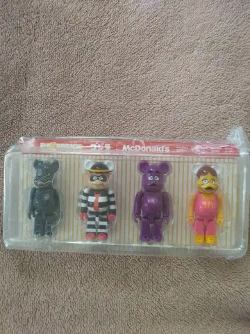 맥도날드 베어브릭 고질라 미개봉