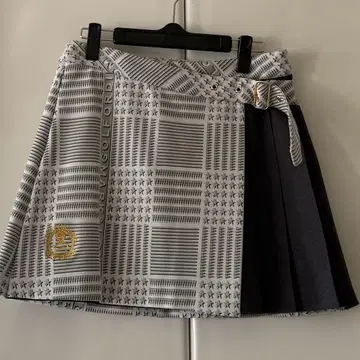 MARK & LONA 체크 무늬 플리츠 스커트 38