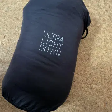유니클로 울트라 라이트 다운 블랙 XL
