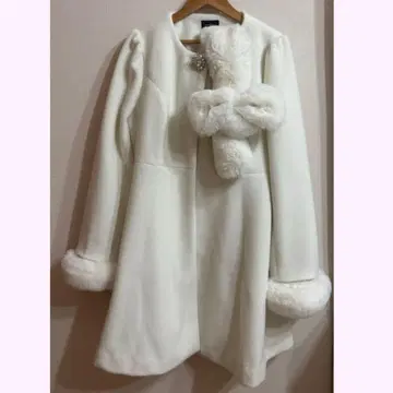 evelyn 에블린 비쥬 코트 티펫 포함 화이트 M 사이즈