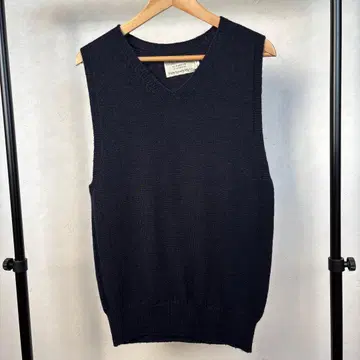 Trophy Specialty Mfg. Co. 네이비 V넥 베스트