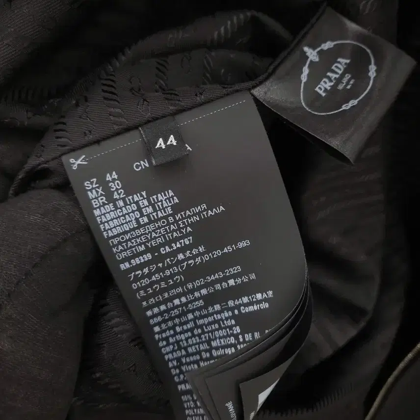 프라다 캐시고라 벨트 후드 코트 블랙 P629PK 44 새상품 사진 5