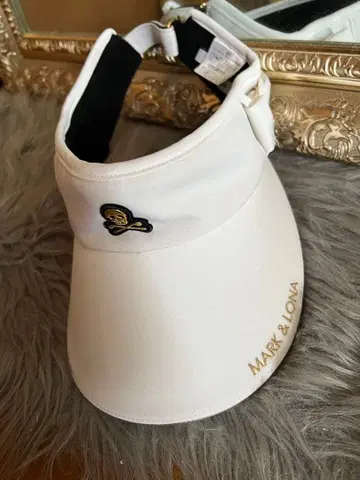 MARK & LONA 화이트 바이저