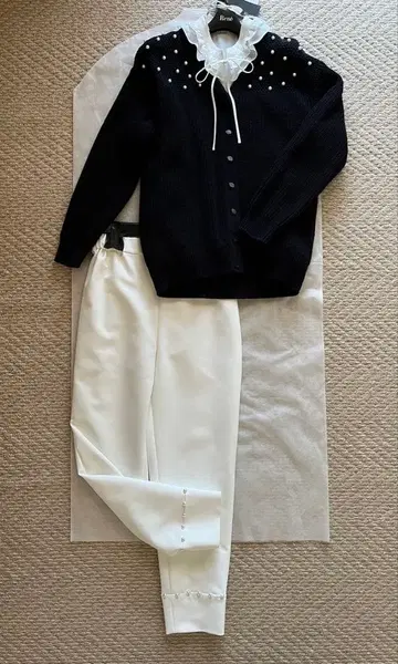 Rene 르네 2024 펄 장식 가디건 36 네이비