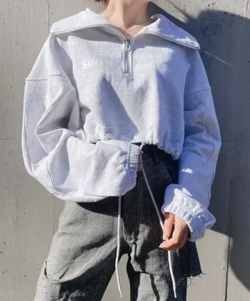 릴릴리 하프 지퍼 후드티