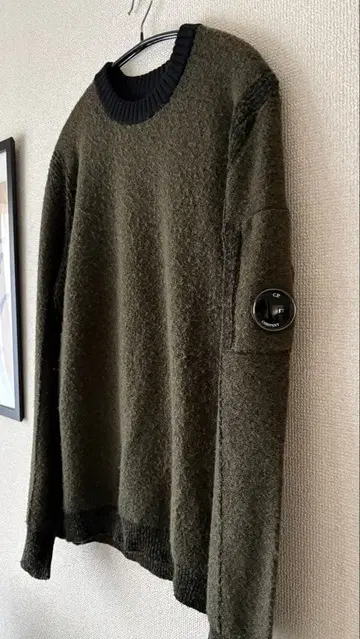 C.P. COMPANY 올리브 그린 니트