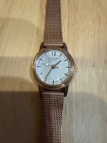 MARGARET HOWELL idea 여성용 손목시계