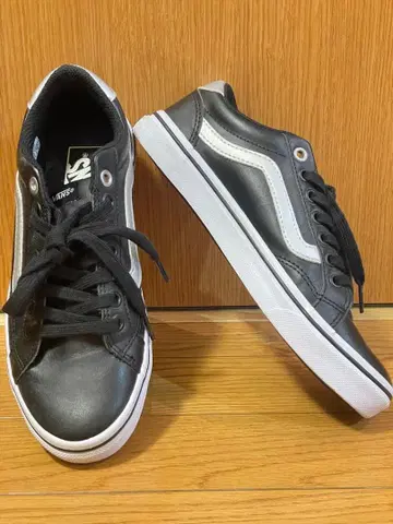 VANS OFF THE WALL 블랙 스니커즈