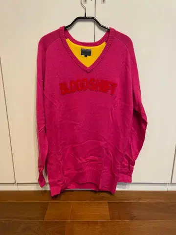 [새상품급] BLOODSHIFT 핑크 V넥 스웨터 L