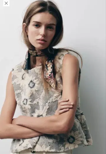 ZARA 플라워 프린트 구조 페플럼 상의