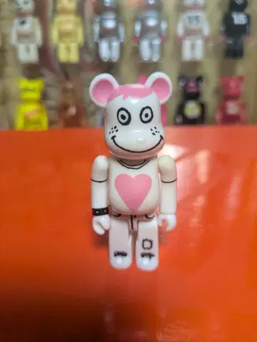 BWWT 한정판 BE@RBRICK REAS Todd James 100%