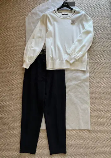 르네 Rene 2024 펄 니트탑 36 화이트