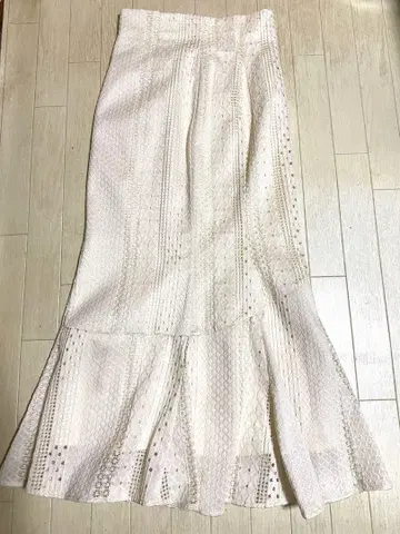 SNIDEL 화이트 레이스 플레어 롱 스커트