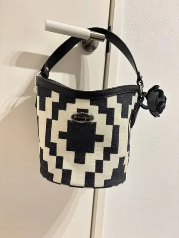 씽크비 Think Bee! 흑백 바스켓백