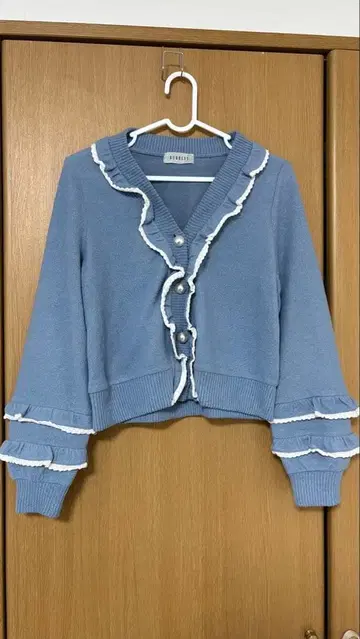 bubbles 프릴 장식 블루 가디건