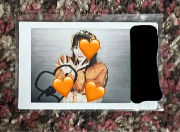 카와모토 에미 큐스트 폴라로이드 초기 의상 사인