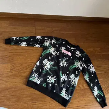 rady 트레이닝복 릴리플라워 rady 로고