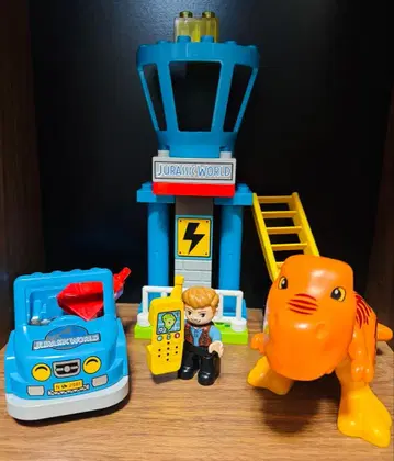 LEGO 듀플로 쥬라기 월드 T-렉스 타워