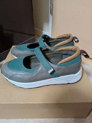 호코모모라 캐주얼 스니커즈