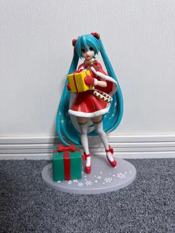 하츠네 미쿠 크리스마스 피규어