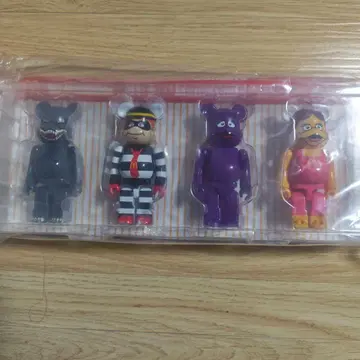 피규어 4체 세트 애니메이션풍 디자인