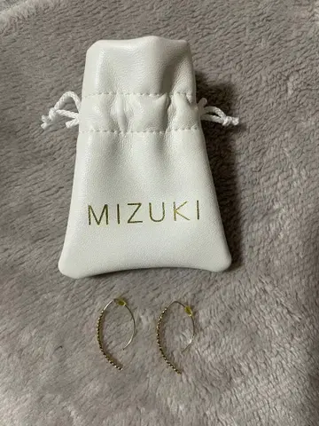 MIZUKI K14YG 스몰 바나나 후프 귀걸이