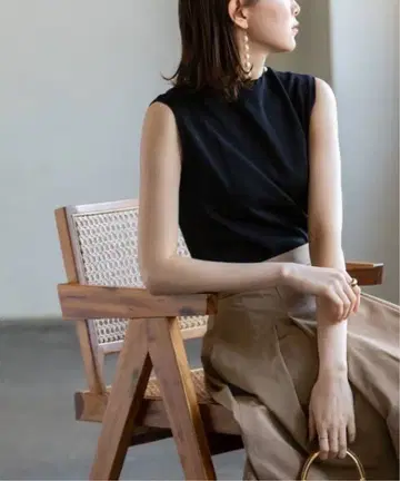 noble 페이퍼 믹스 슬리브리스 니트