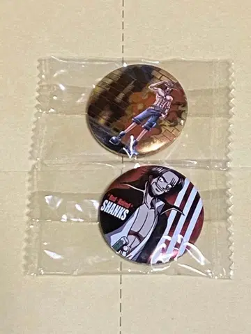 에이스와 샹크스 캔 배치