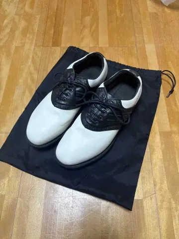 가격 인하 가능 스릭슨 골프화 화이트 블랙 고어텍스 수납 봉투 포함