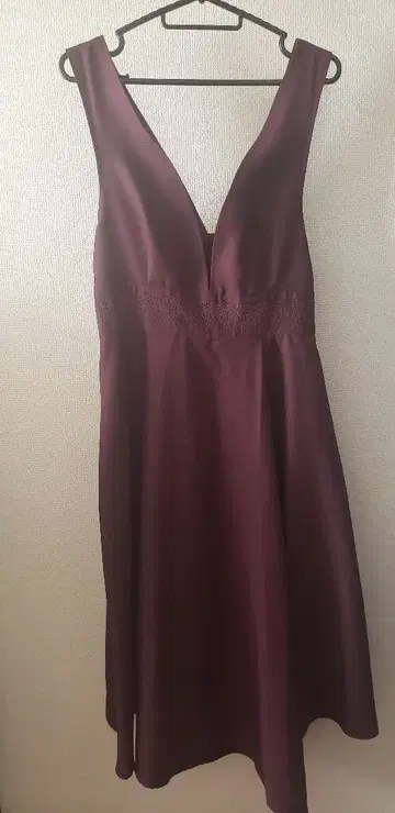 [ 엑시즈팜 ] 와인 레드 숄더 원피스