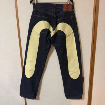 EVISU No.1 Lot.2001 36 x 32 화이트 대흑 빅 카모메