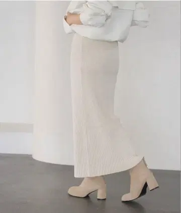 [ 새상품, 미사용, 택 포함 ] noble 리브 니트 타이트 스커트