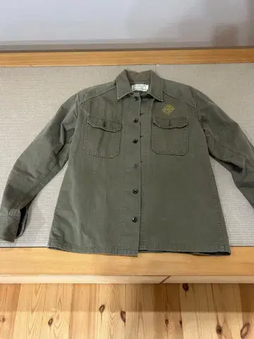 Trophy Specialty Mfg. Co. 올리브 셔츠