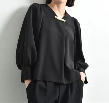 INTERPLANET [ anana ] 앞뒤 2WAY 턱 펄 블라우스