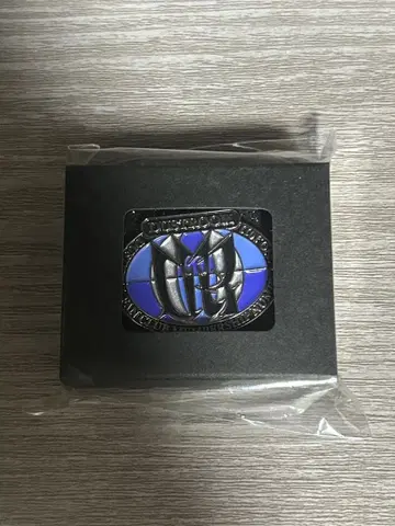 DUSTCELL 회원 한정판 핀 배지