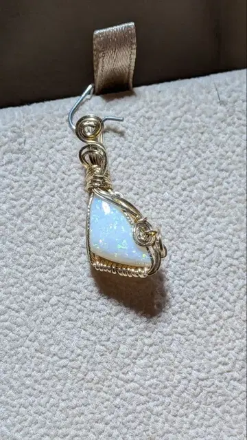 오팔 와이어 랩핑 펜던트