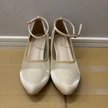 [ 1회 착용 ] niana 글리터 청키힐 시어 펌프스 LL