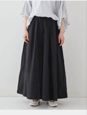 네스트로브 코튼 린넨 플레어 개더 큐롯 팬츠