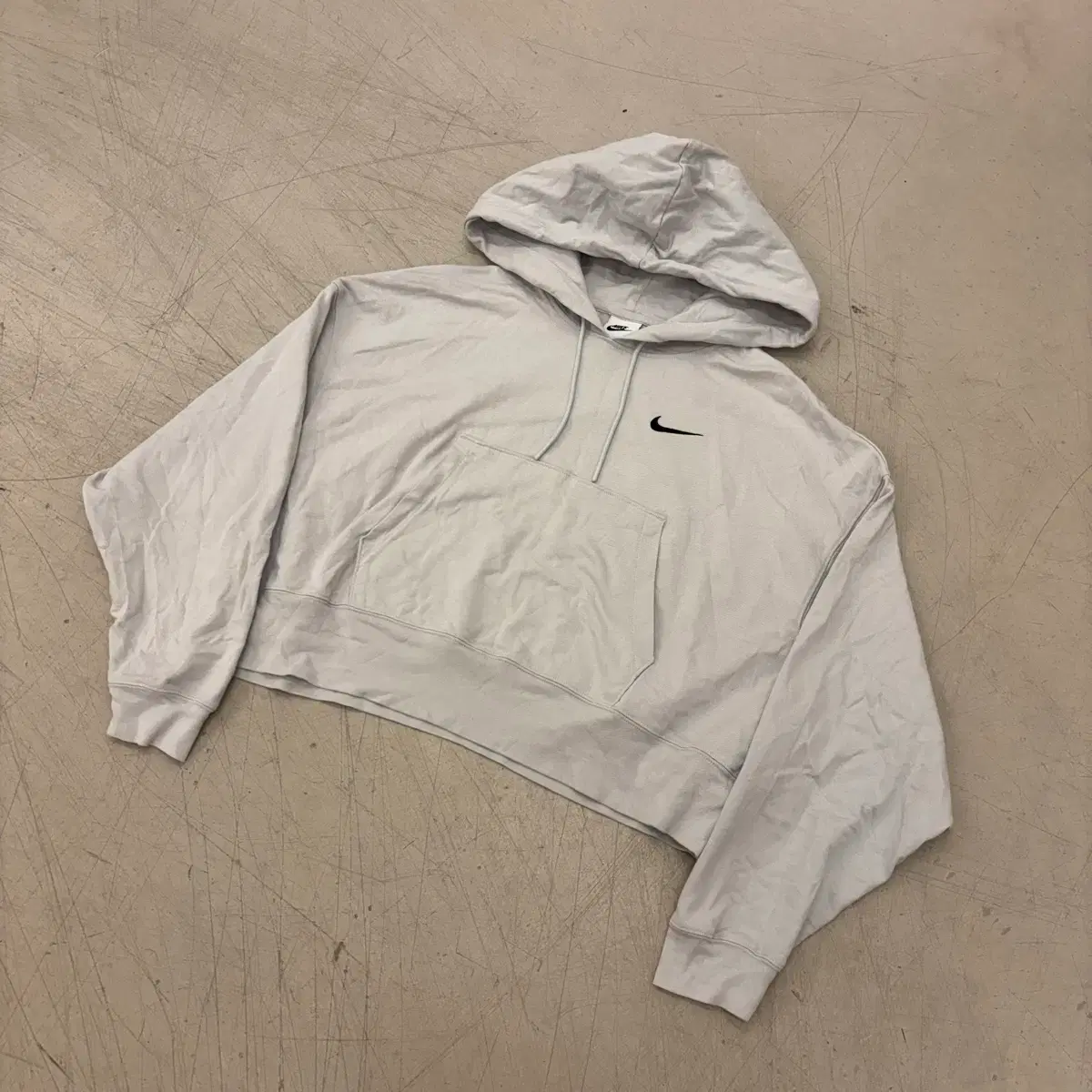 nike swoosh crop hoodie in white