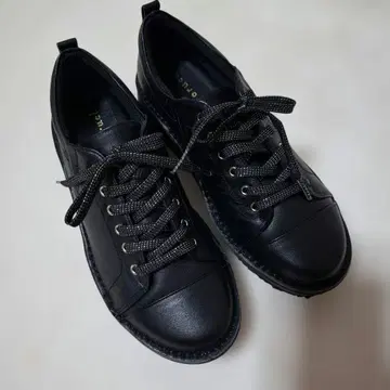 돌체 천연 가죽 스니커즈 블랙 여성용 레이스업 미사용 새상품