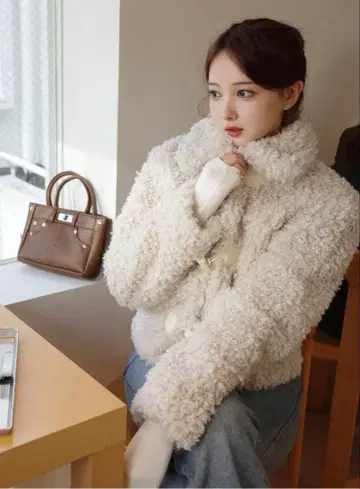 HOLIDAY&HOLIDAY 푸들 퍼 터치 더플 코트